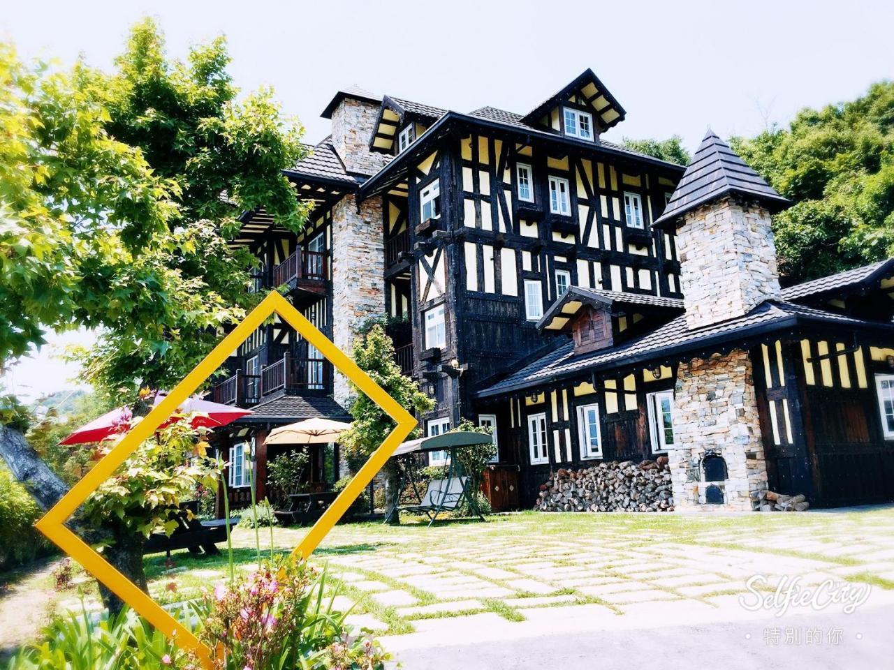 Black Forest Manor Renai Εξωτερικό φωτογραφία