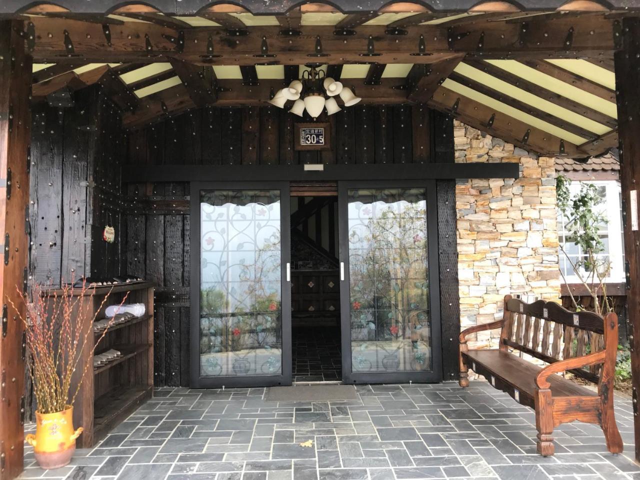 Black Forest Manor Renai Εξωτερικό φωτογραφία