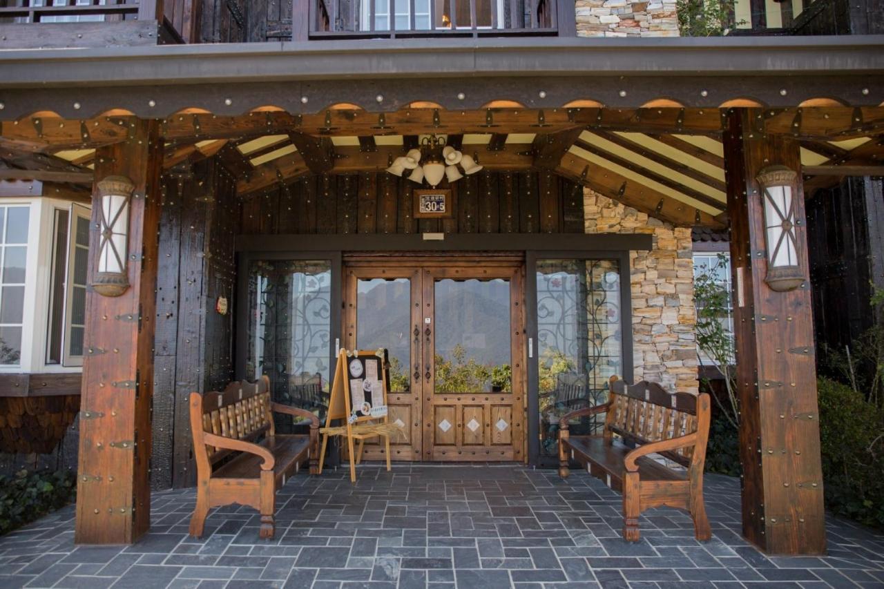 Black Forest Manor Renai Εξωτερικό φωτογραφία